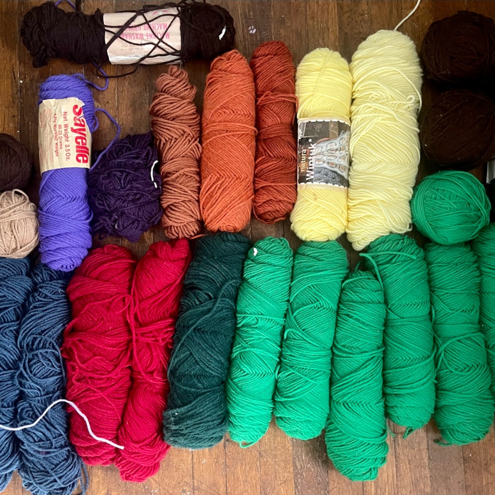 Acrylic yarn